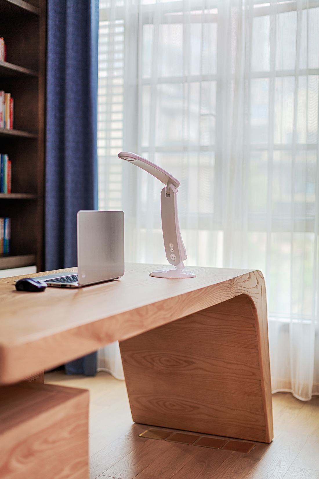 公園大地聯(lián)排別墅書房裝修設(shè)計(jì)-